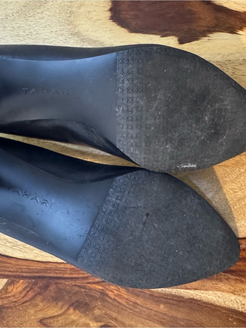 Tahari Blake Classic Black Women's Pump - size 7M Leather Low Heel - Picture 5 of 10